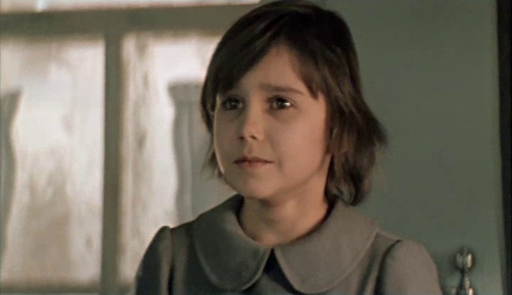 Devochka iz goroda (1986)